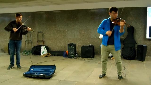 Музыканты в переходе на Арбат - Smooth Criminal ( Michael Jackson cover)