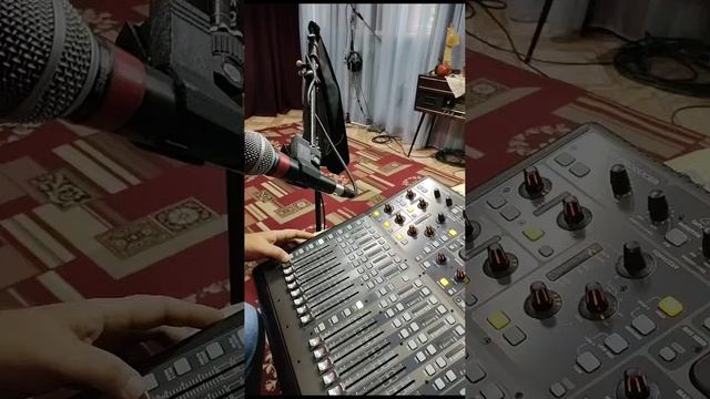 Ввод в эксплуатацию цифровой микшерной консоли X-32 Producer от Behringer.