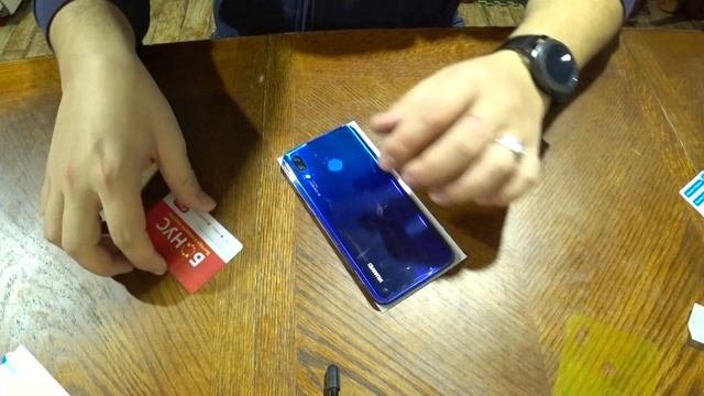 Поздравление Путина с новым 2019 годом и поклейка гидрогелевых пленок на Huawei Nova 3