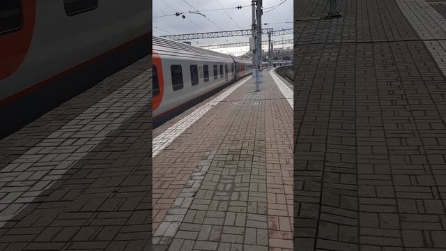 Электровоз ЭП20-079 (ТЧЭ-6) со скорым поездом 102 "Сочи" Москва-Адлер