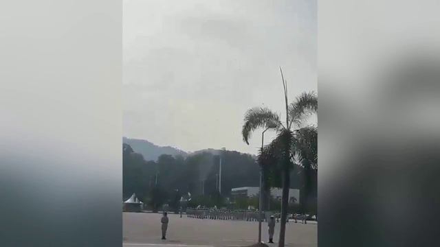 В Малайзии два вертолета столкнулись на репетиции парада