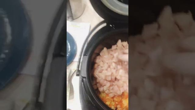 Вкусный куриный суп в мультиварке