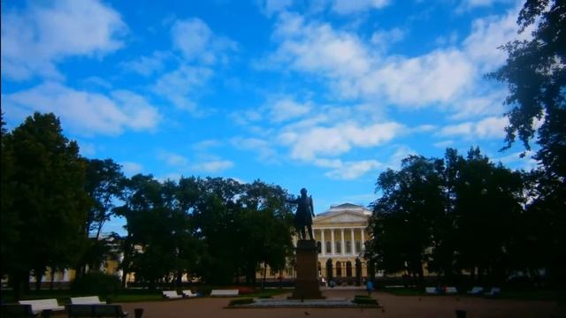 Петербург. Гостиный двор. Площадь искусств