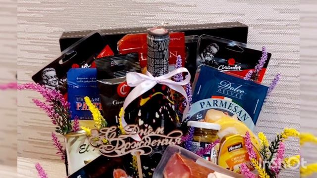 Premium композиция для енщины руководителя, начальника, шефа с вином и закусками