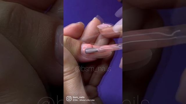 Для укрепления ногтей я пользуюсь жидким гелем. Но предварительно нужно укрепить торцы