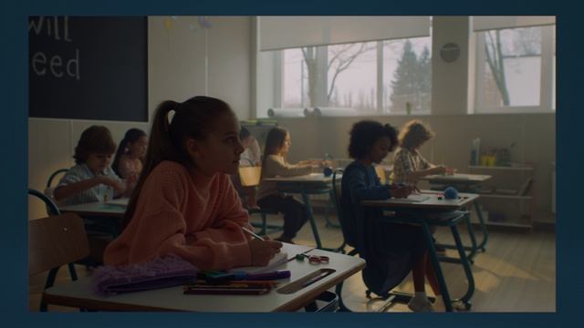 В школах теперь поднимают флаг России и поют гимн. А как в других странах?