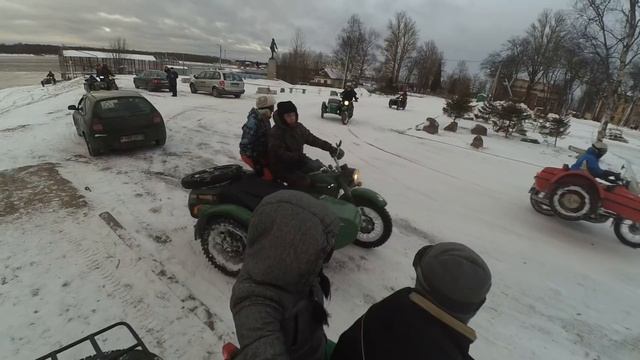 Зимняя езда на мотоциклах Урал Днепр и бонусом шипованный ИЖ 2018