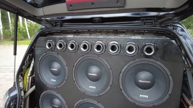 Один из самых громких звуковых проектов г. Томск!  Черный Subaru Forester