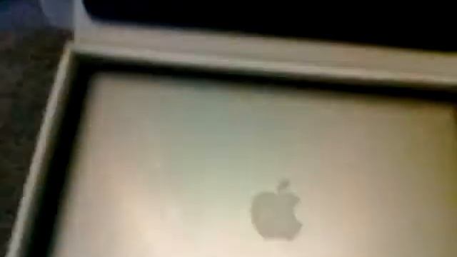 Macbook Pro 13 inch 2.4GHz  (June 2010) (Unboxing)