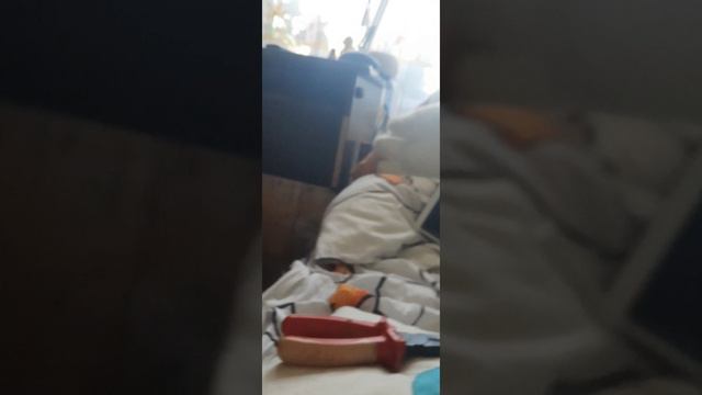 я взломал наручники ключом и отпычкой наручники