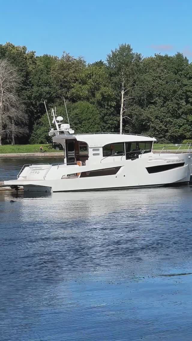 Моторная яхта Sea Pride