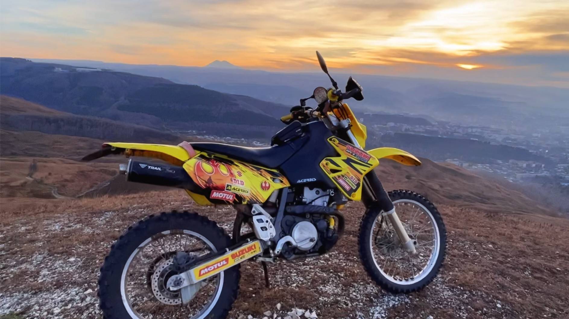 Эндуро на мотоцикле Suzuki DR-Z400e. Пятигорск, Джинальский хребет, Кисловодск, Ессентуки, Пятигорск