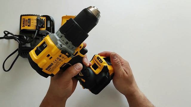 Один из лучших у DeWalt dcd 805 #master #dewalt #двери #tools #монтаждверей #woodworking #dcd805
