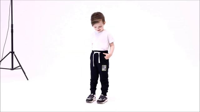 Черные спортивные штаны на шнурке для мальчика (70698929) КотМарКот