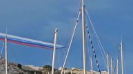 Тем временем элитная французская пилотажная группа на параде в Марселе случайно "перепутала" флаги.