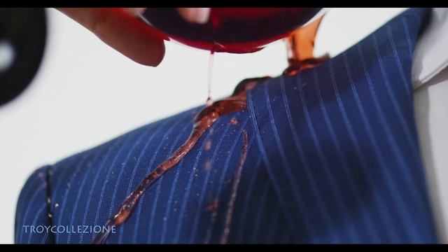 Самая необычная реклама мужского костюма