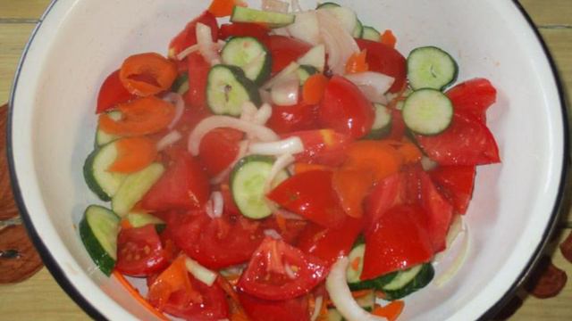 Маринованный овощной салат