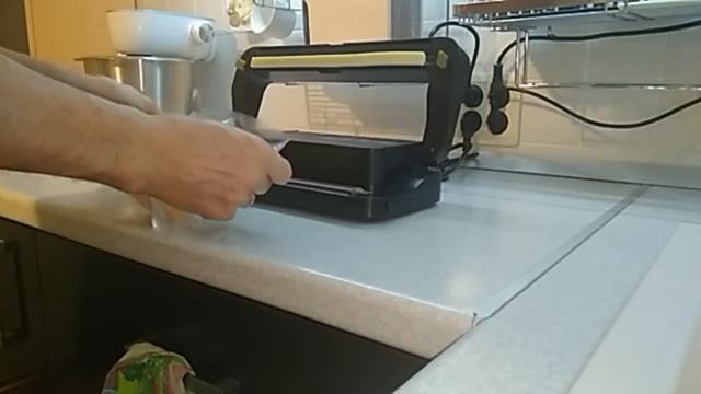 Работа  вакууматора для гладкой пленки  модель P290 Work Vacuum Food Sealer Model P290