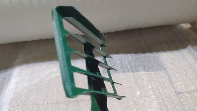 Скребок шестирядный для расчистки шерсти у коров (эконом)