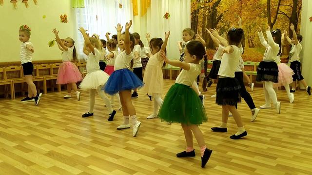 Флешмоб "Мы будем танцевать" Танец детей старшей и подготовительной групп.