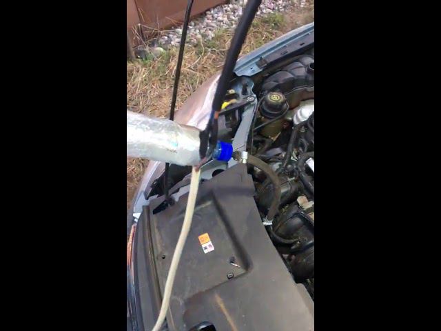 Проверка впуска на подосы на Ford Mondeo IV с помощью самодельного дымогенератора