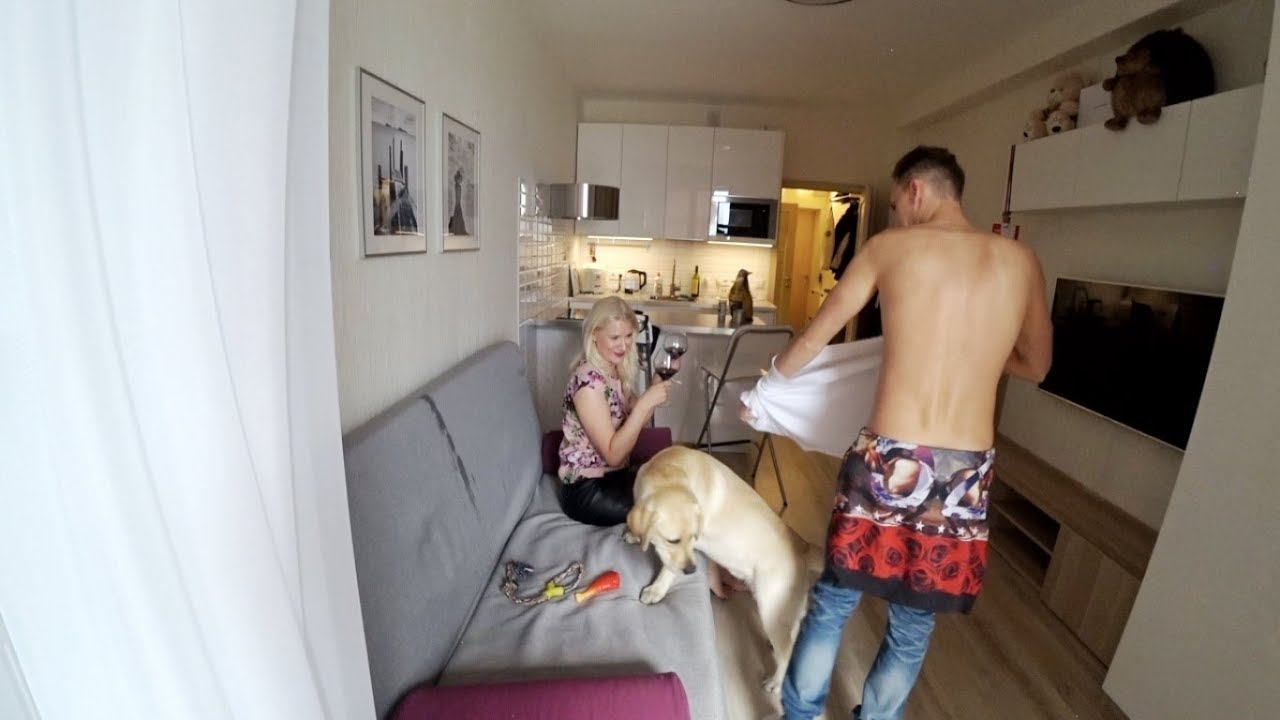 Блондинка в чулках перед домашней скрытой камерой изменила супругу