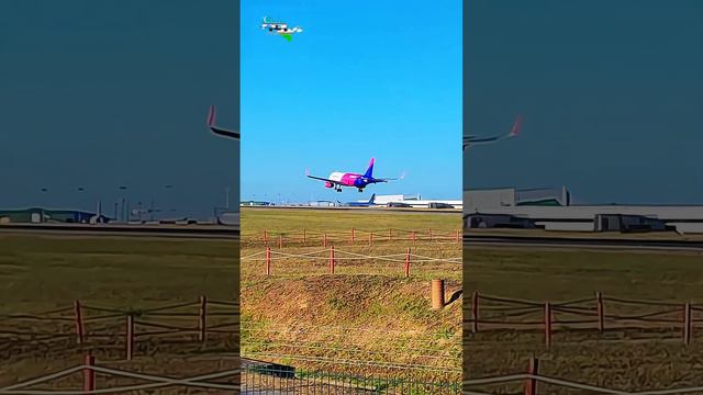 Airbus A320-232, Wizz Air  landing in Lisbon