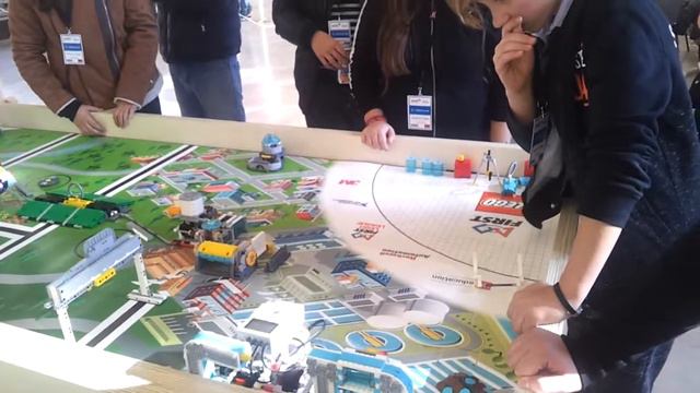 CURSO 1718: FIRST LEGO LEAGUE - IES LA CAÑUELA ( Nuestro turno en el tablero )