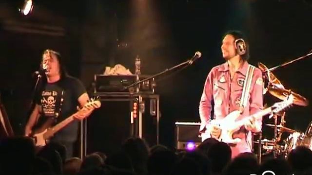 Paul Gilbert - nothing but love (live paris 2007)