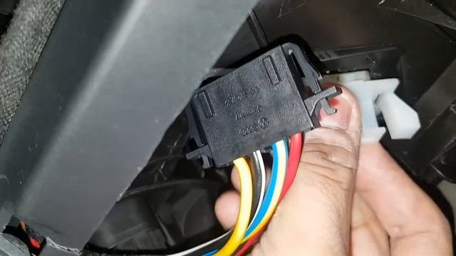Vw passat b6 2009 heater resistor location