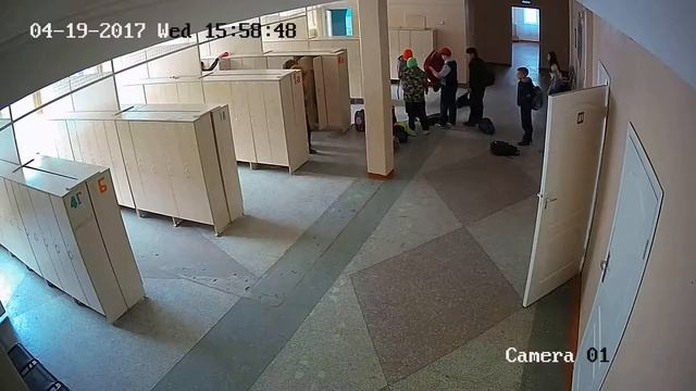 Что творится в школьной раздевалке :  странные бывают дети ♡♥♡♥