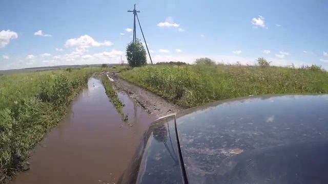 Дорога - грязь.