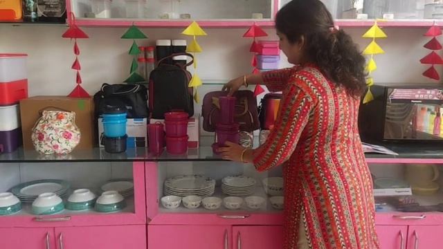 TUPPERWARE lunch box