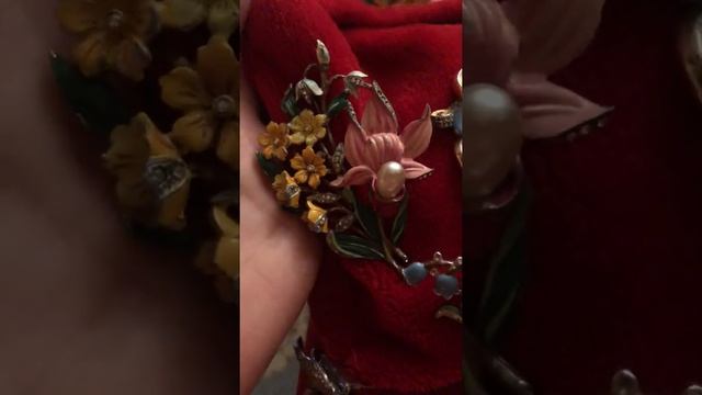 Эмали на винтажных и антикварных брошах