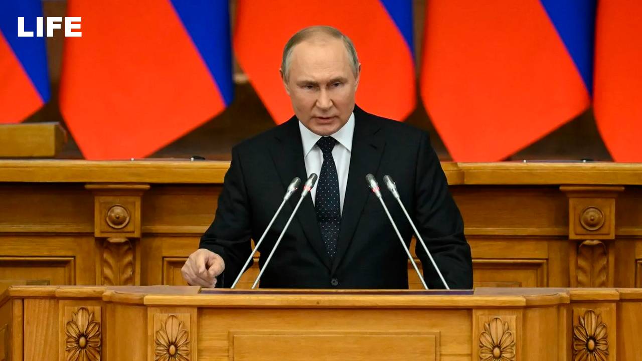 Путин участвует в заседании Совета законодателей