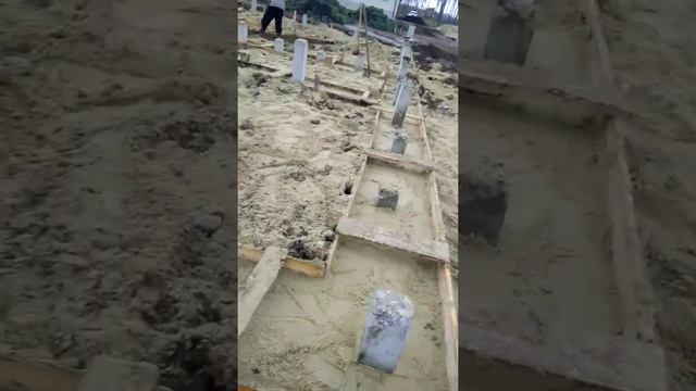 Фундамент дома ,черновая подбетонка