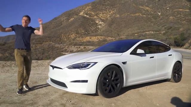 Обзор Tesla Model S Plaid - какой у неё разгон 0-60 м_ч (0-96 км_ч)