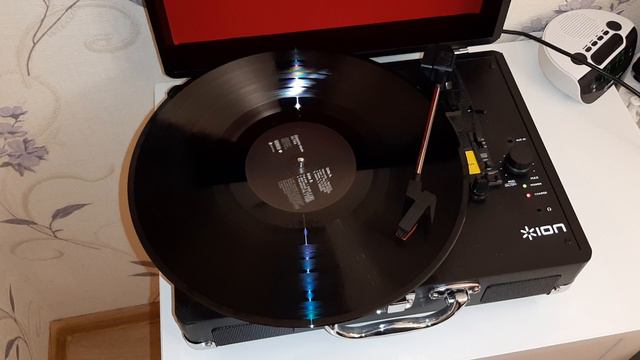 Виниловый проигрыватель ION Audio Vinyl Motion, черный