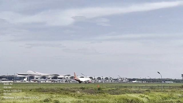 Ada AIRBUS A320 NEO Batik Air!! Spotting Pesawat Landing di Bandara Sultan Hasanuddin Makassar