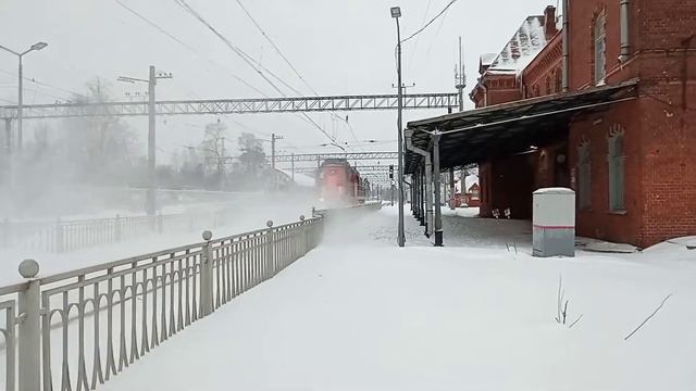 маневровый тепловоз тэм18дм следует резервом ст. Шувалово