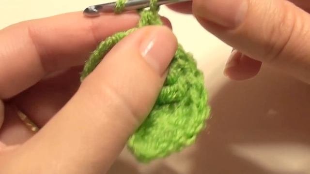 How To Crochet A Simple Leaf For Beginners