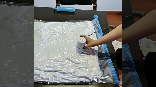 Вакуумные пакеты для одежды с клапаном / Набор из 10 вакуумных мешков с ручным насосом