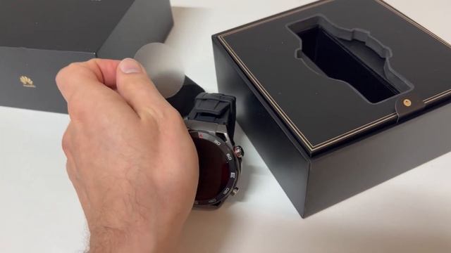Huawei Watch Ultimate Unboxing Video No Comments