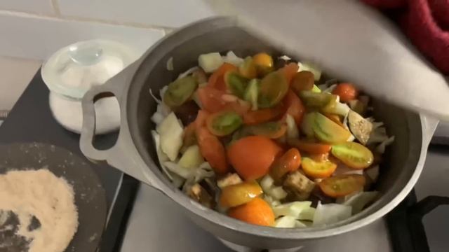 Управляемся по хозяйству / Некогда и отдыхать / Живем в деревне и всегда есть чем заняться