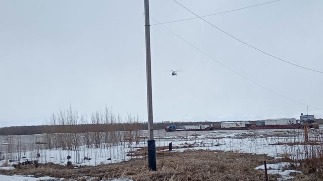 Прилёт вертолёта в село мужи помаршруту  Салехард-шурышкары-восяхово-мужи последний рейс