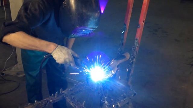 Замена гофры глушителя Фольксваген Жук. Установка насадок. Москва.