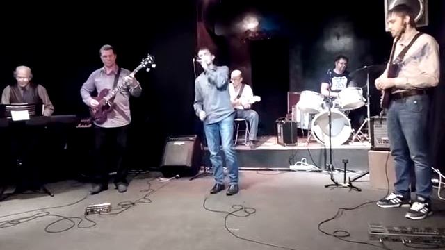 Группа "Эвергрины" (я-на бас-гитаре)-16.04.2017- Фестиваль блюза - песня В моей душе осадок зла-2