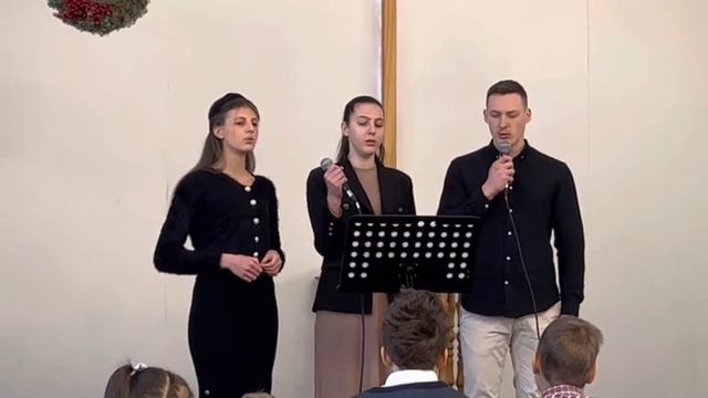 Не ласкаво встретил Спасителя мир.