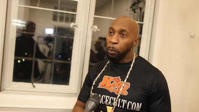 ARTHURS Trainer Pat Barrett: LYNDON ARTHUR won fight with one hand
