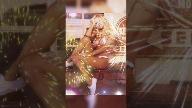 Памела Андерсон. Как сейчас выглядит красотка из 90х
